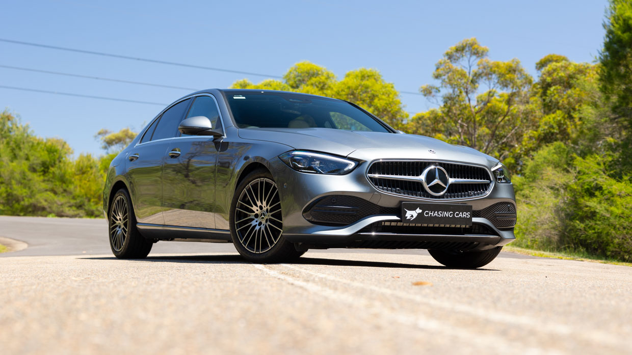 Mercedes-Benz C200 LT 2022 front 3/4 far