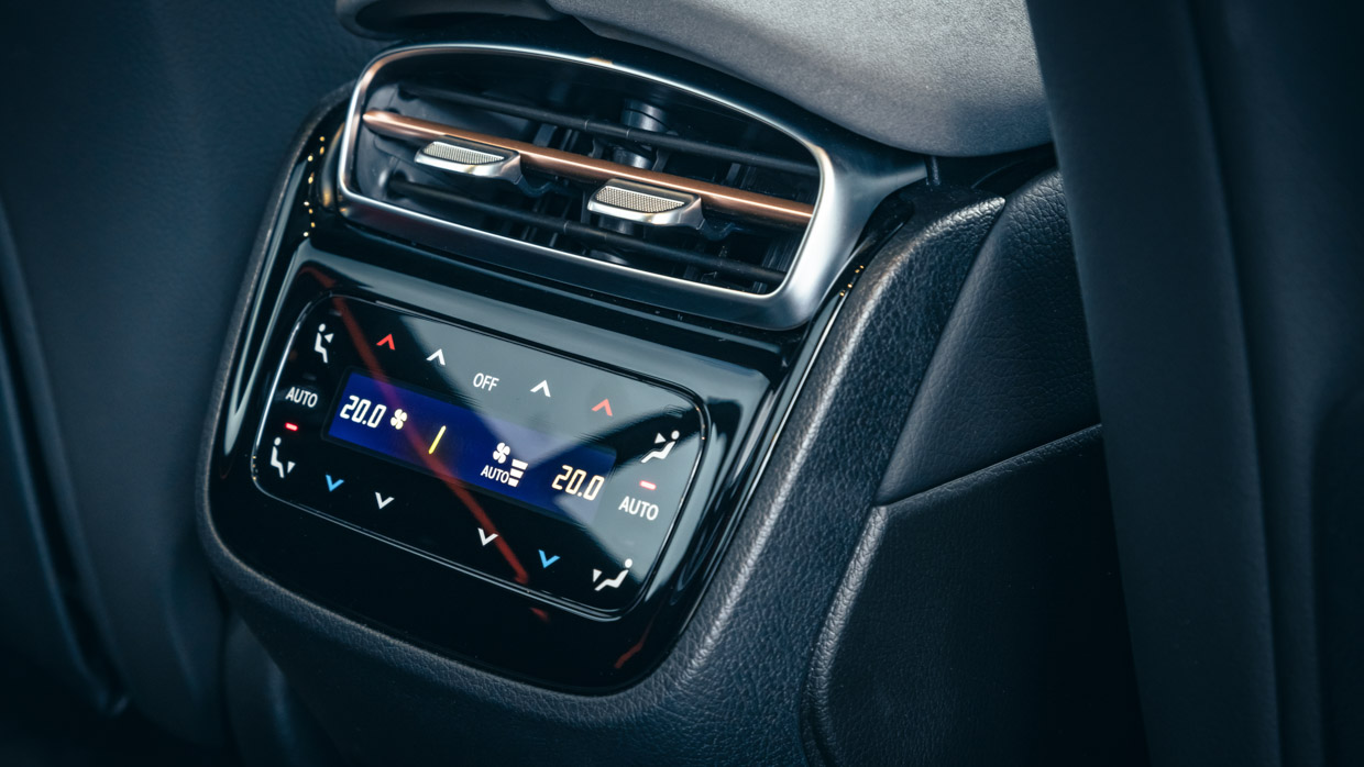 Mercedes-Benz EQS 450 SUV 2023 rear vents