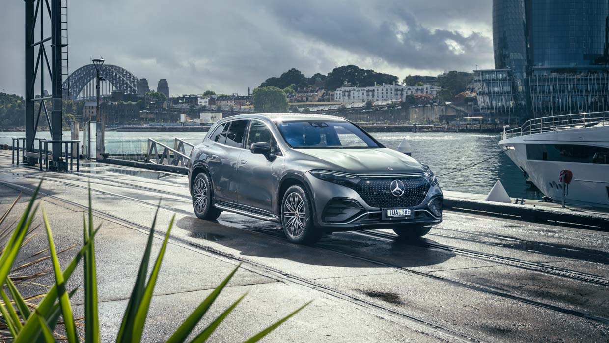 Mercedes-Benz EQS 450 SUV 2023 front far