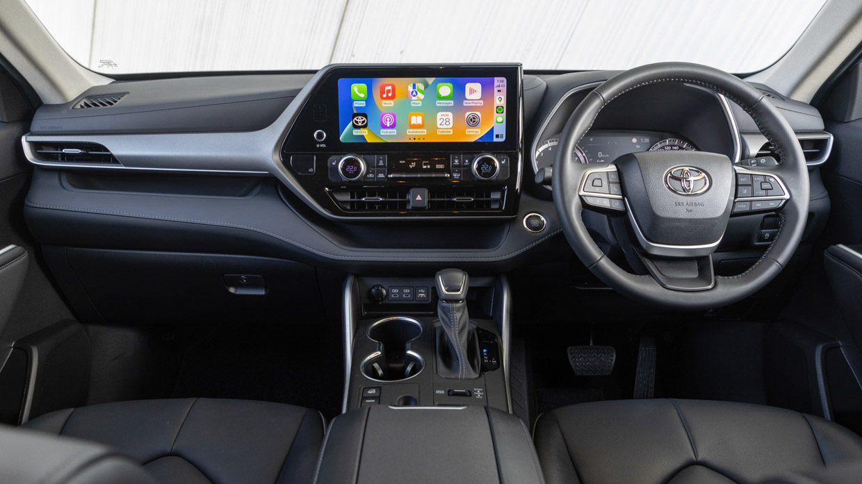 Toyota Kluger GXL 2.4T AWD 2024 interior
