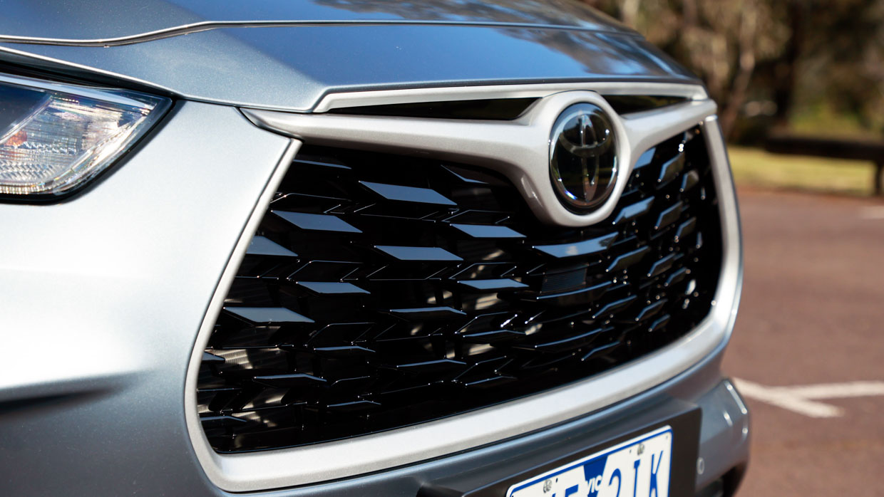 Toyota Kluger GXL 2.4T AWD 2024 grille