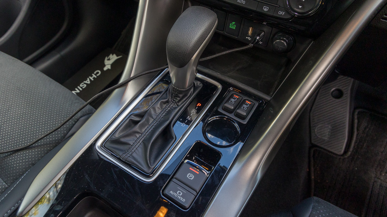 Mitsubishi Eclipse Cross LS Black Edition 2023 interior shifter