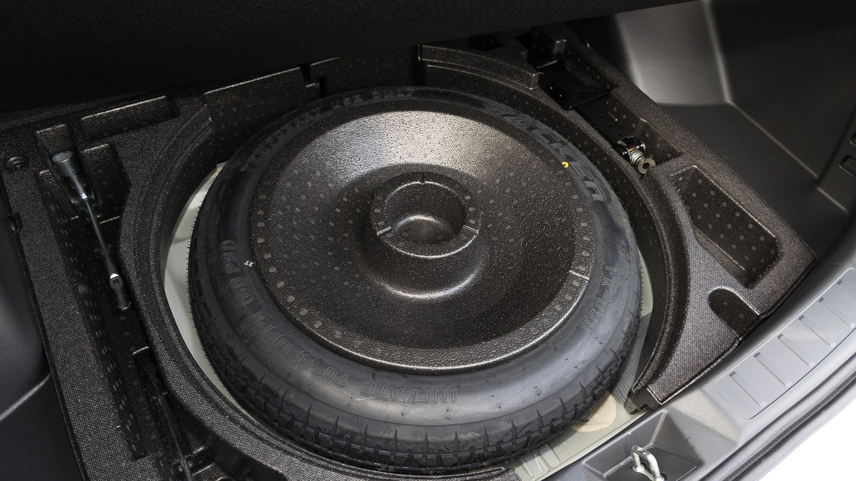 Mitsubishi Eclipse Cross LS Black Edition 2023 interior spare