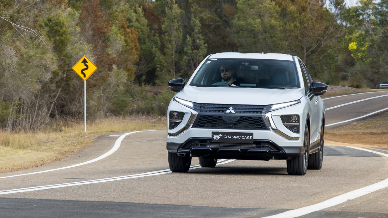 Mitsubishi Eclipse Cross LS Black Edition 2023 driving front 3
