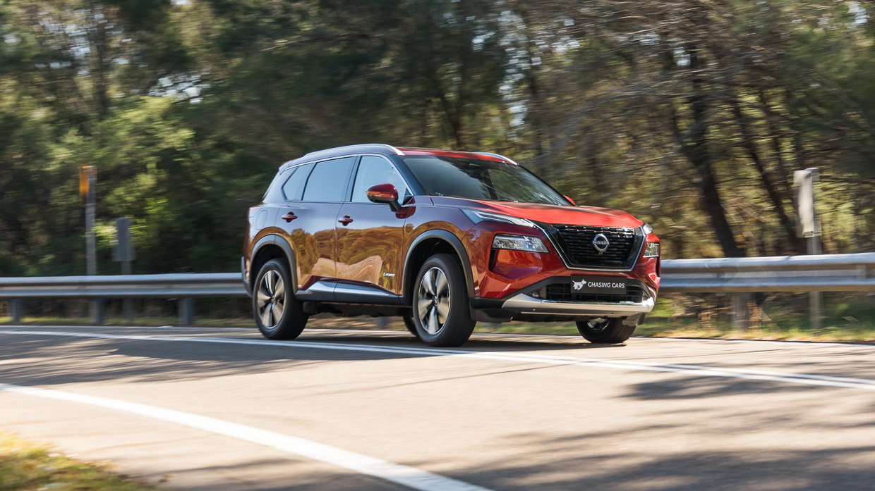 Nissan X-Trail Ti E-Power 2023 driving front 7