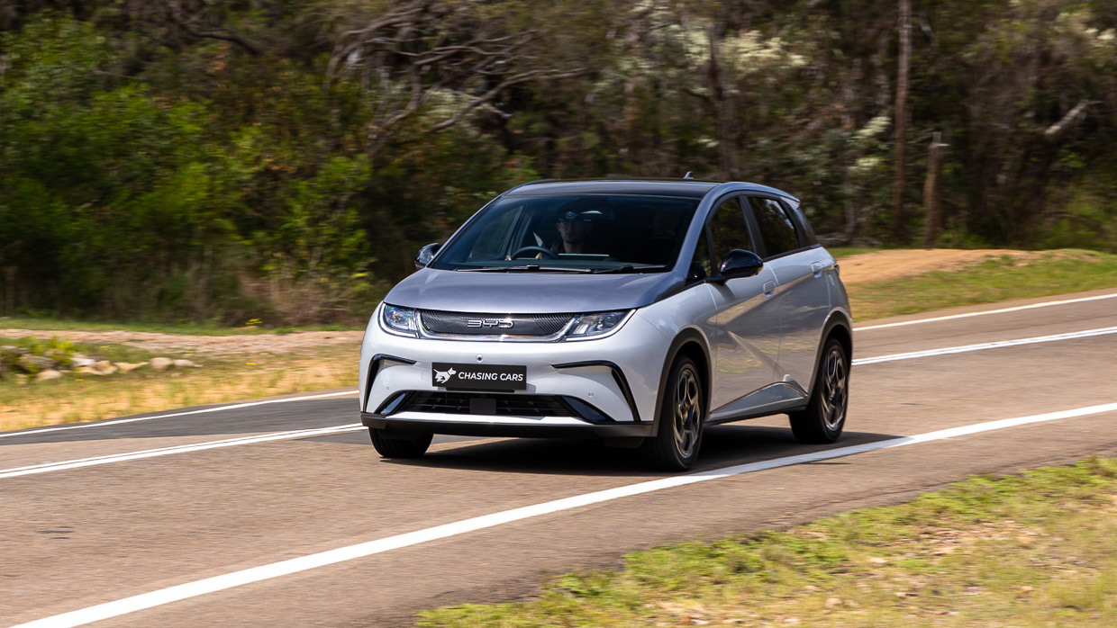 BYD Dolphin Premium 2023 driving front 3/4 8