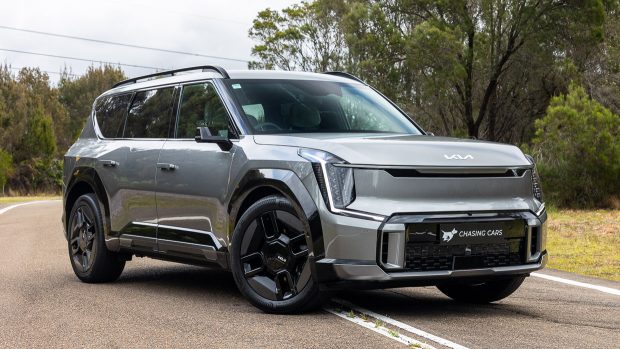 Kia EV9 GT-Line 2024 front 3/4