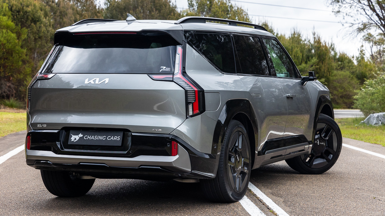 Kia EV9 GT-Line 2024 rear 3/4
