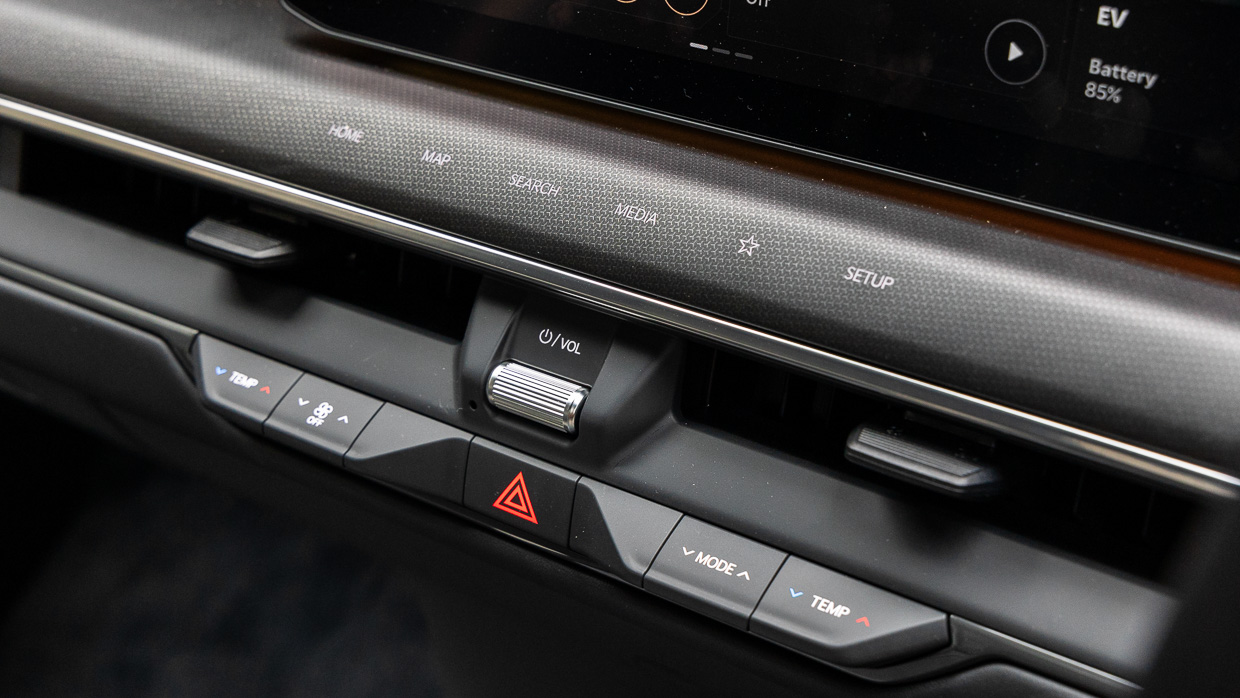 Kia EV9 GT-Line 2024 dash buttons