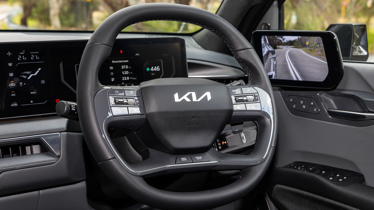 Kia EV9 GT-Line 2024 interior steering wheel