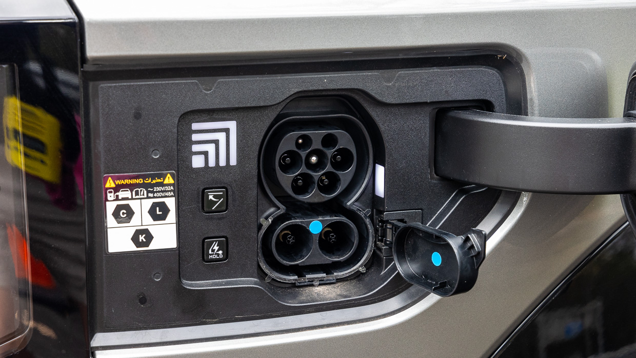 Kia EV9 GT-Line 2024 plug