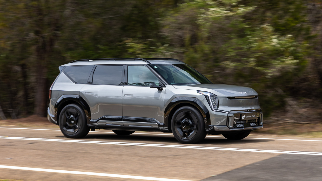 Kia EV9 GT-Line 2024 driving side