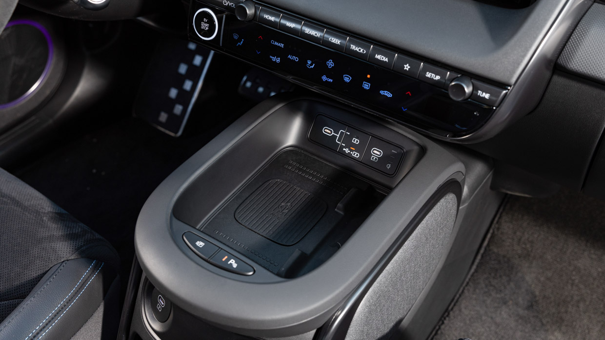 Hyundai Ioniq 5 N 2024 interior storage