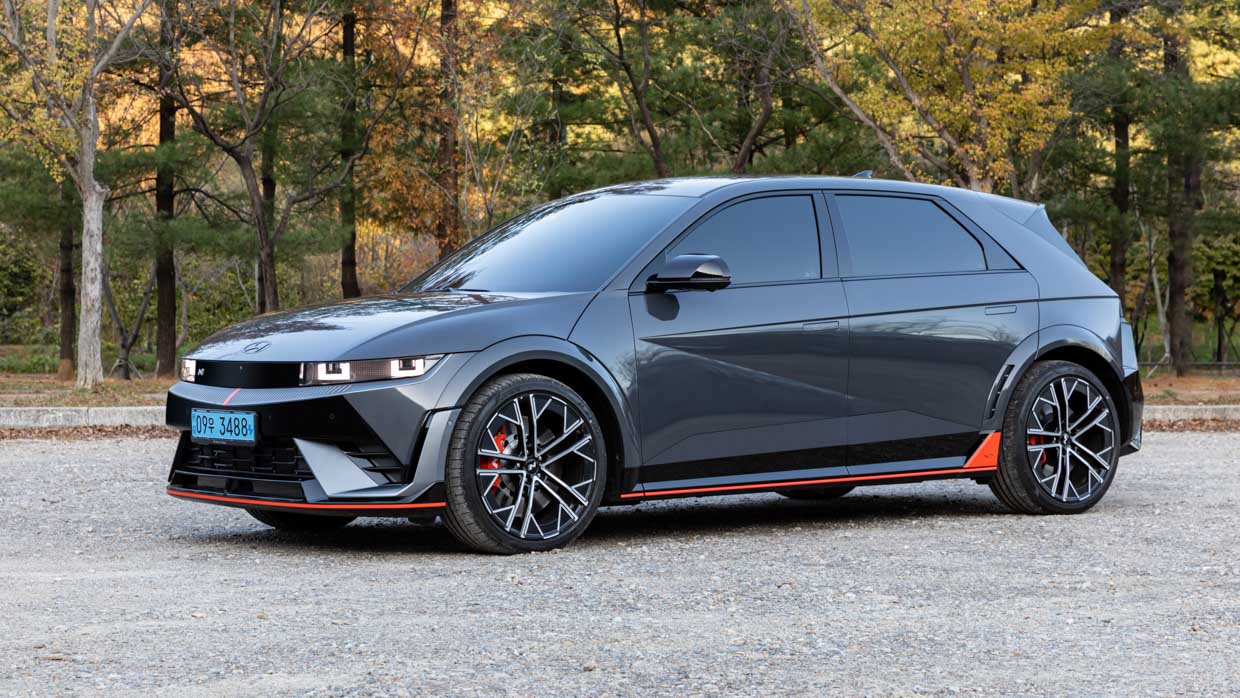 Hyundai Ioniq 5 N 2024 front 3/4