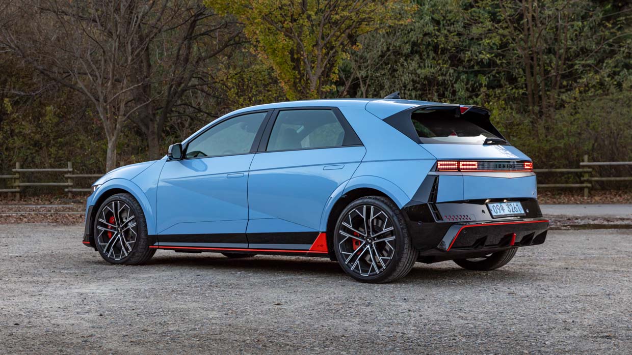Hyundai Ioniq 5 N 2024 rear 3/4 2