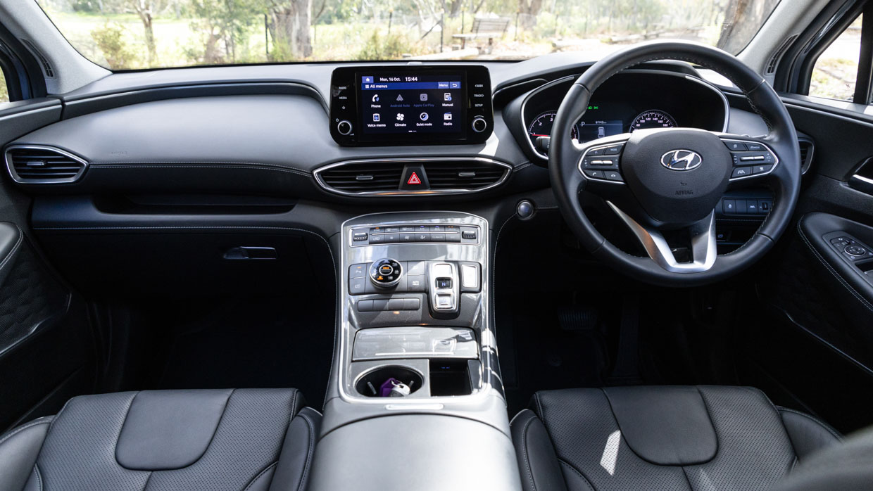 Hyundai Santa Fe Active 2.2D 2023 interior