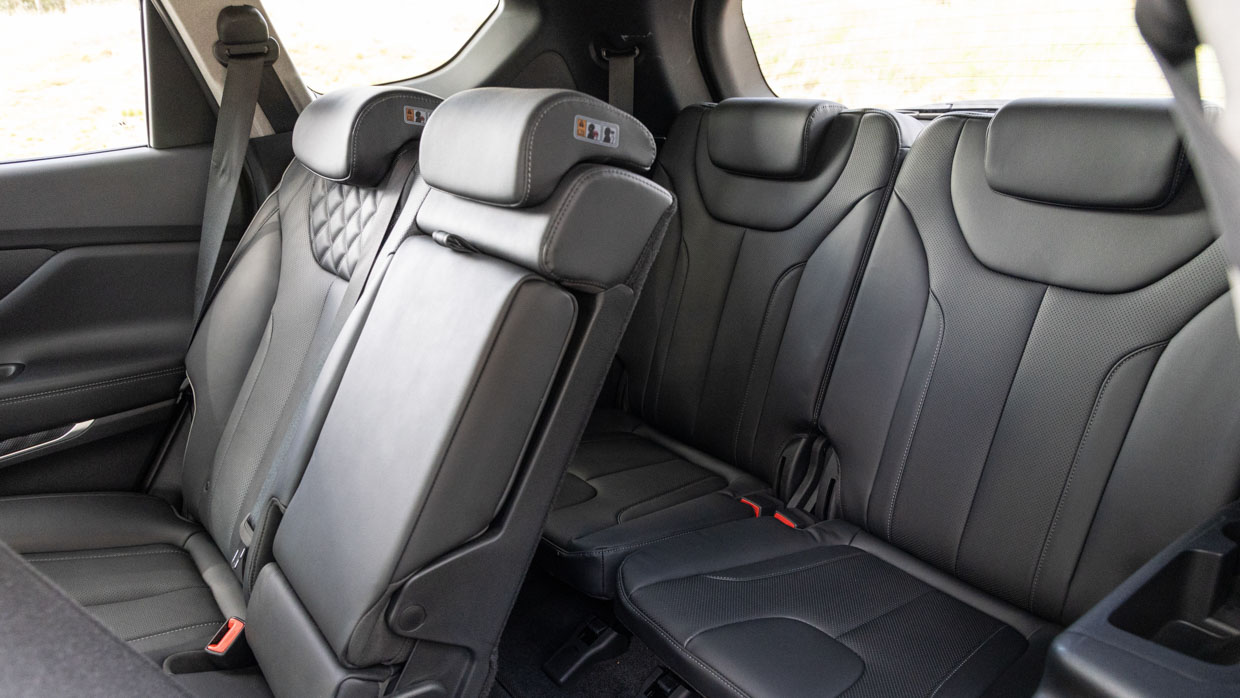 Hyundai Santa Fe Active 2.2D 2023 third row