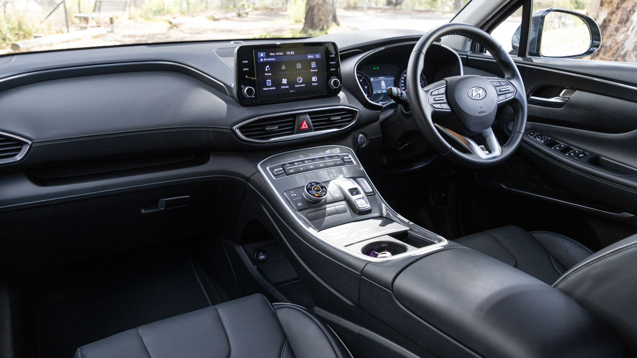 Hyundai Santa Fe Active 2.2D 2023 interior offset