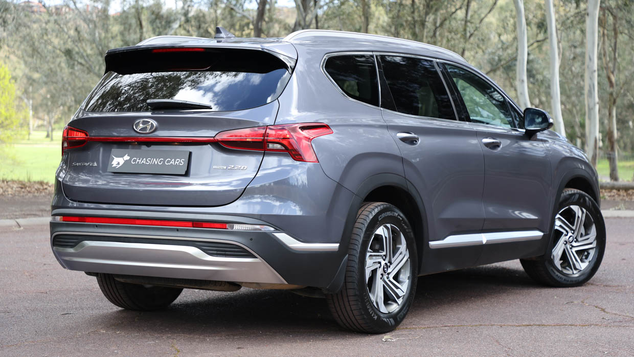 Hyundai Santa Fe Active 2.2D 2023 rear 3/4