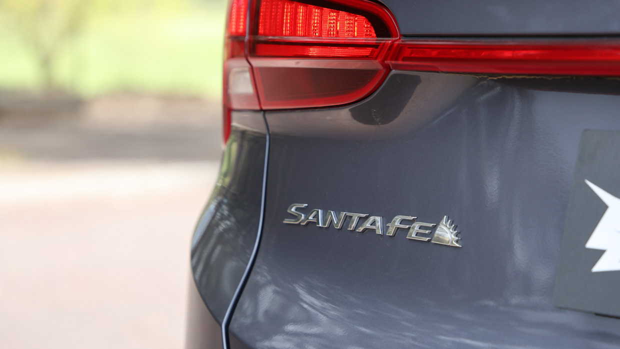 Hyundai Santa Fe Active 2.2D 2023 badge