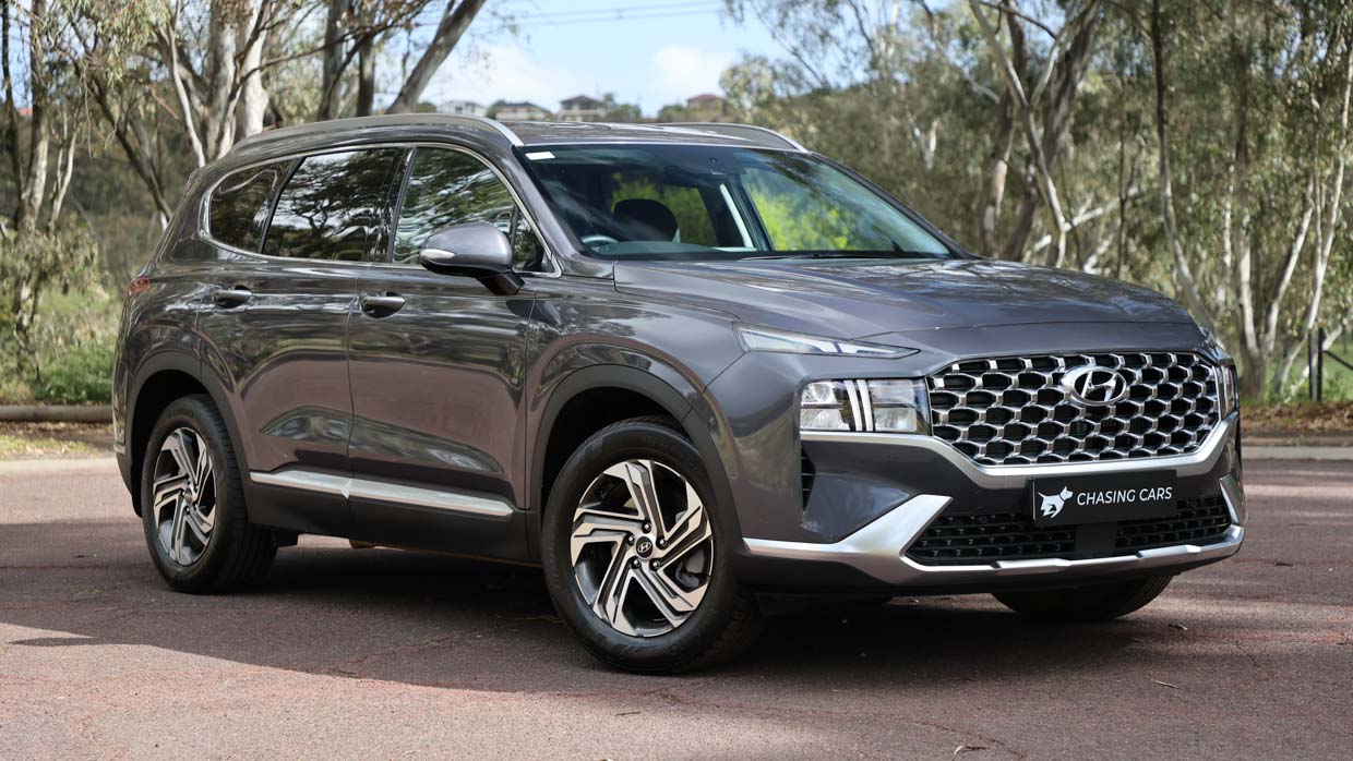 Hyundai Santa Fe Active 2.2D 2023 front 3/4