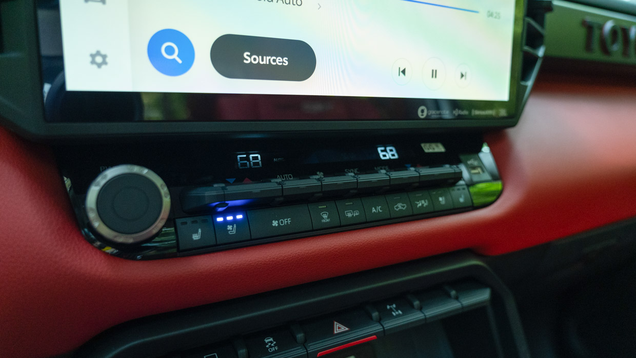 Toyota Tundra TRD 2023 interior climate control