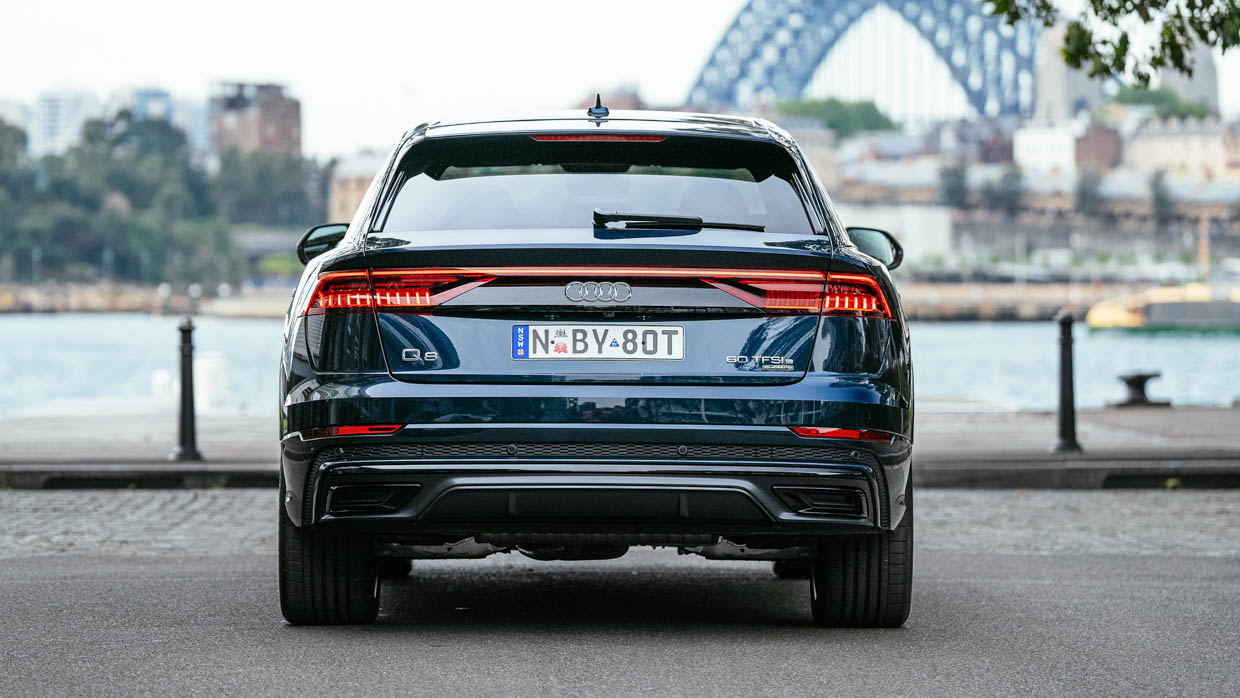 Audi Q8 60 TFSIe 2024 rear