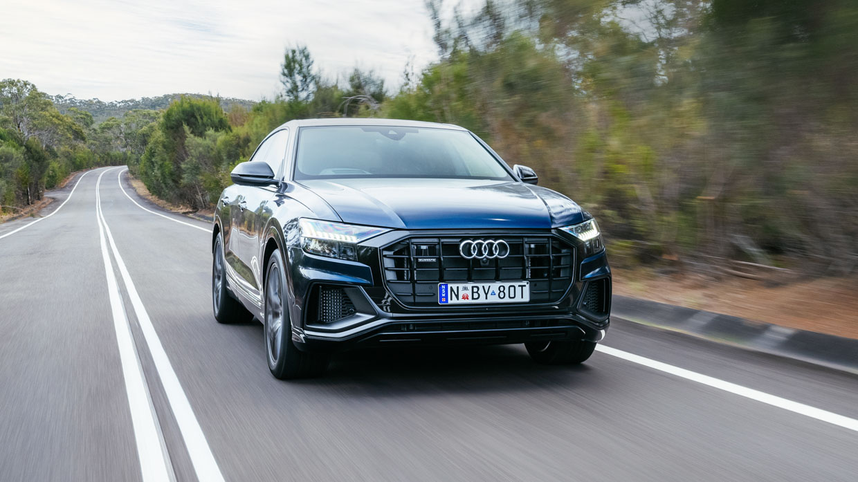 Audi Q8 60 TFSIe 2024 driving front 4