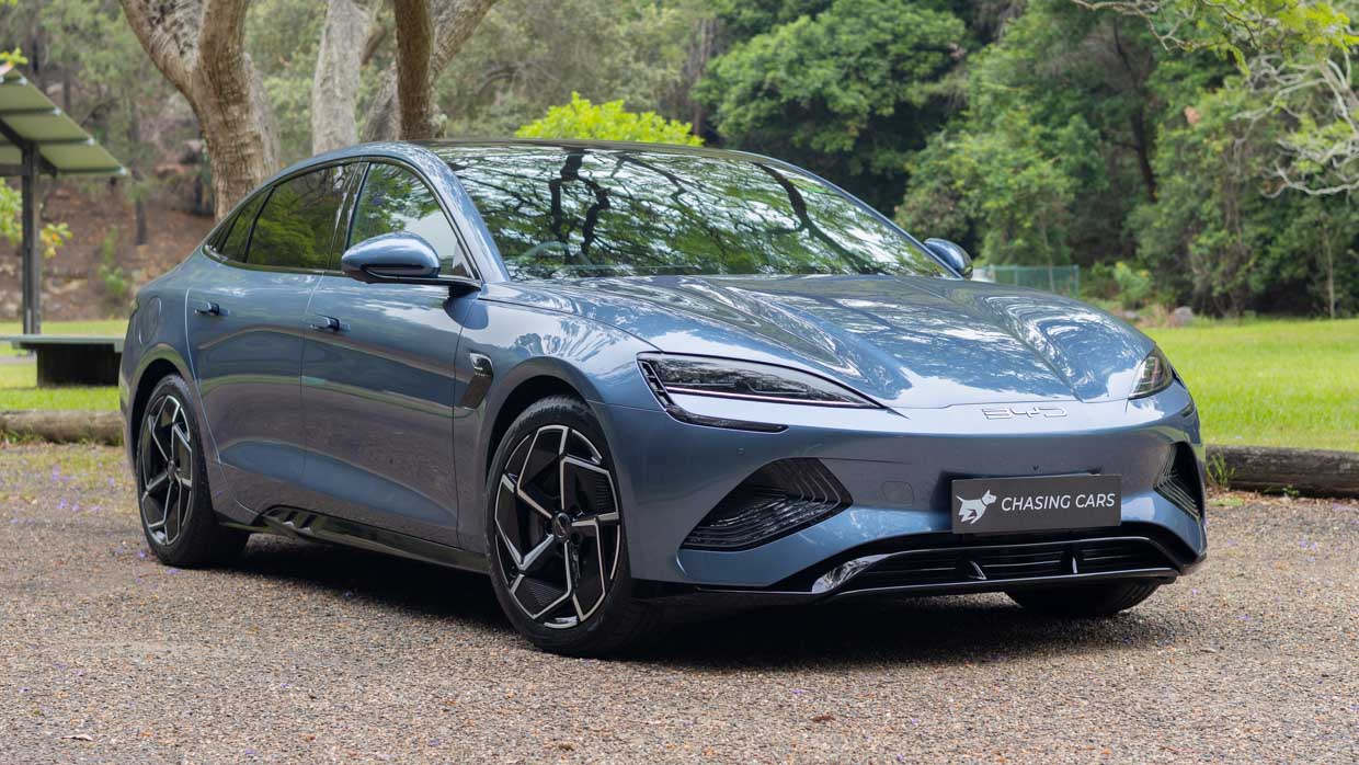 BYD Seal Performance 2024 front three quarter