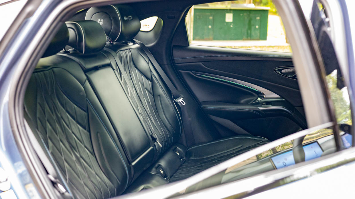 BYD Seal Performance 2024 thaumas black rear seats