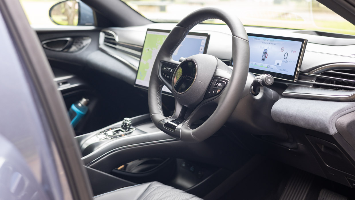 BYD Seal Performance 2024 thaumas black dashboard