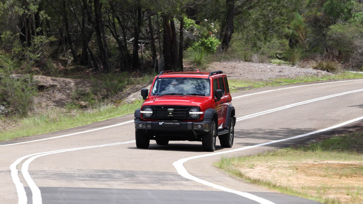 GWM Tank 300 Ultra Hybrid 2024 driving front 3