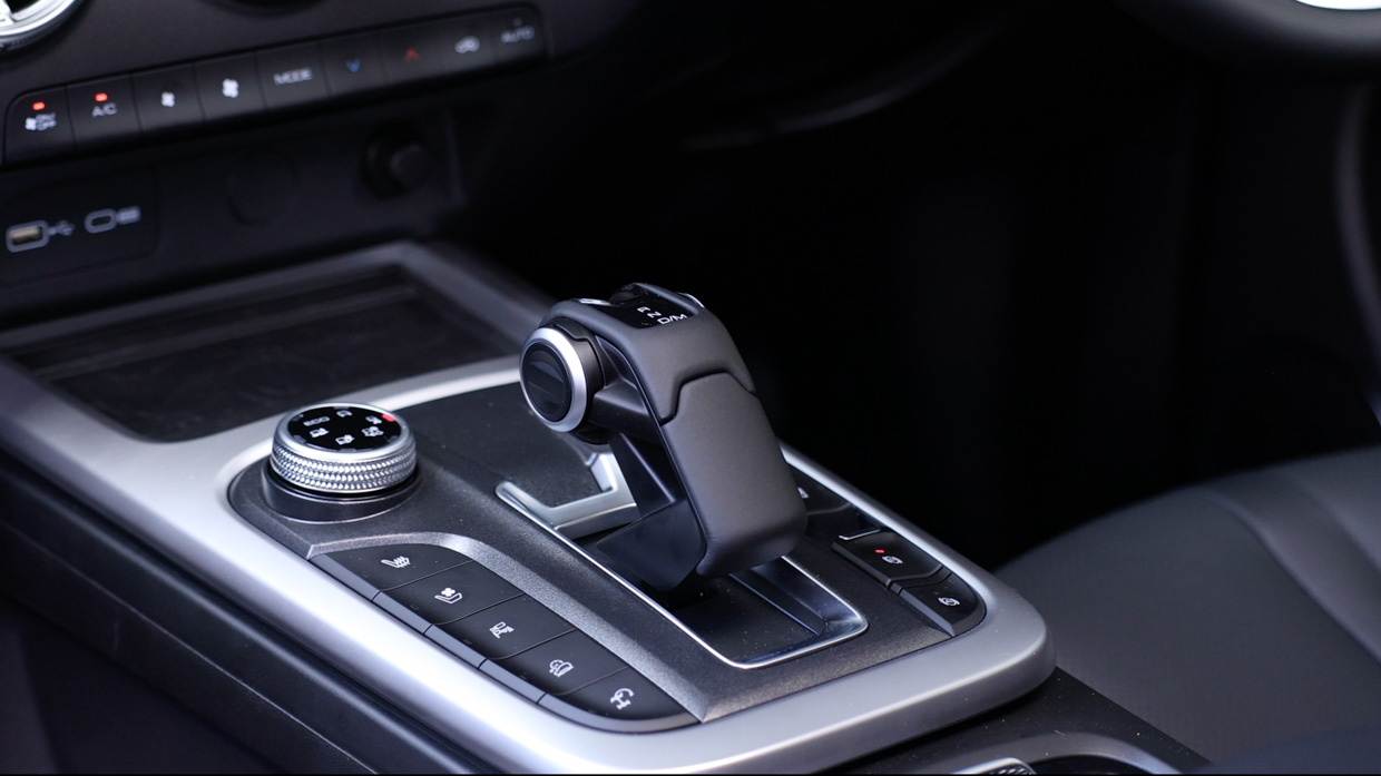 GWM Tank 300 Ultra Hybrid 2024 shifter