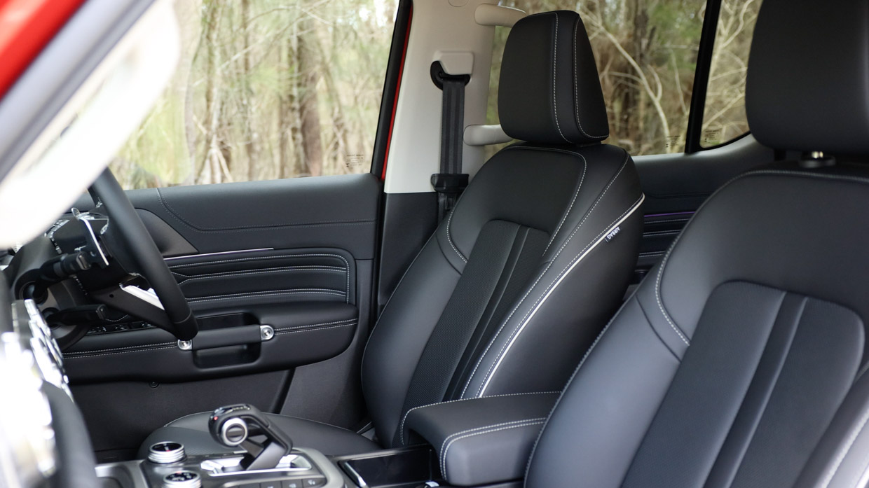 GWM Tank 300 Ultra Hybrid 2024 front seats