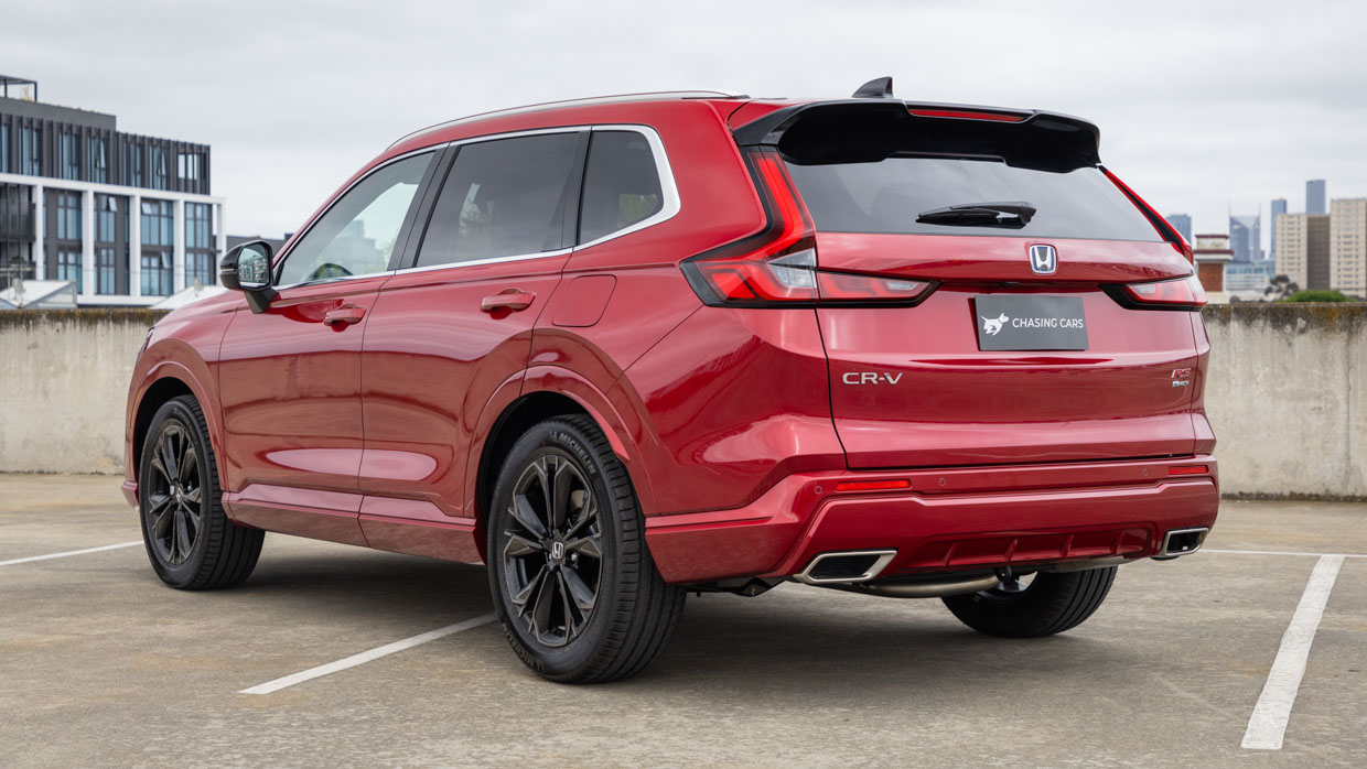 Honda CR-V e-HEV RS 2023 rear 3/4