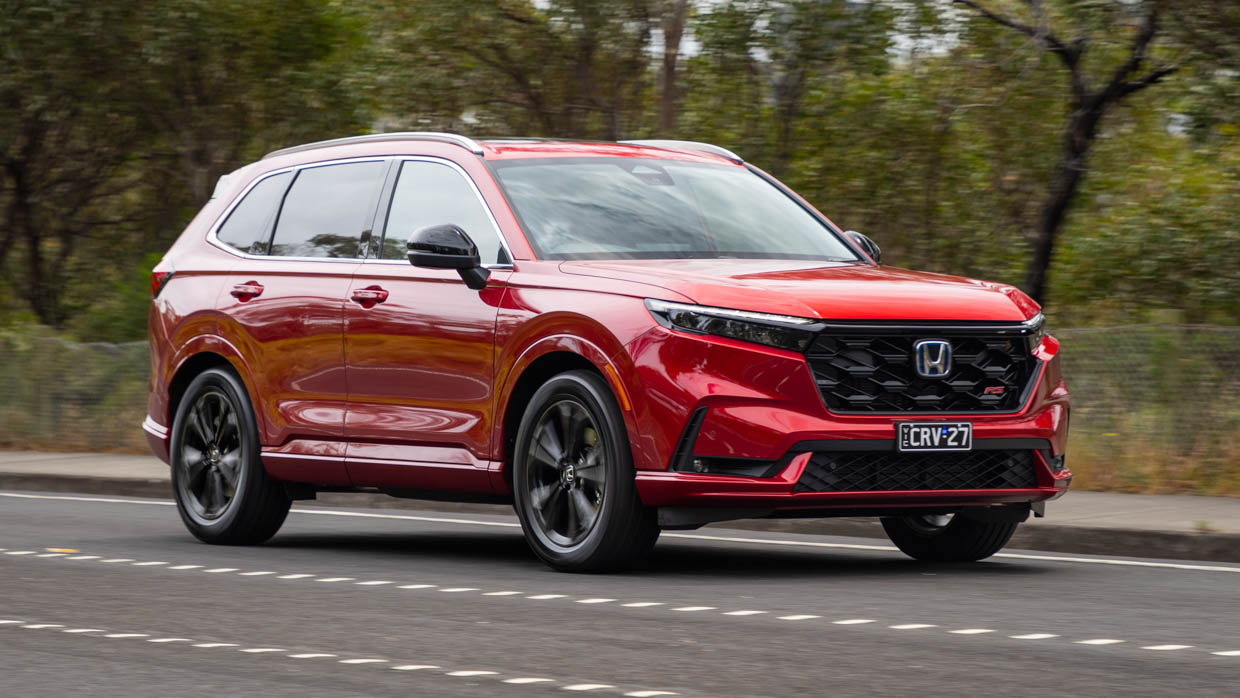 Honda CR-V e-HEV RS 2023 driving