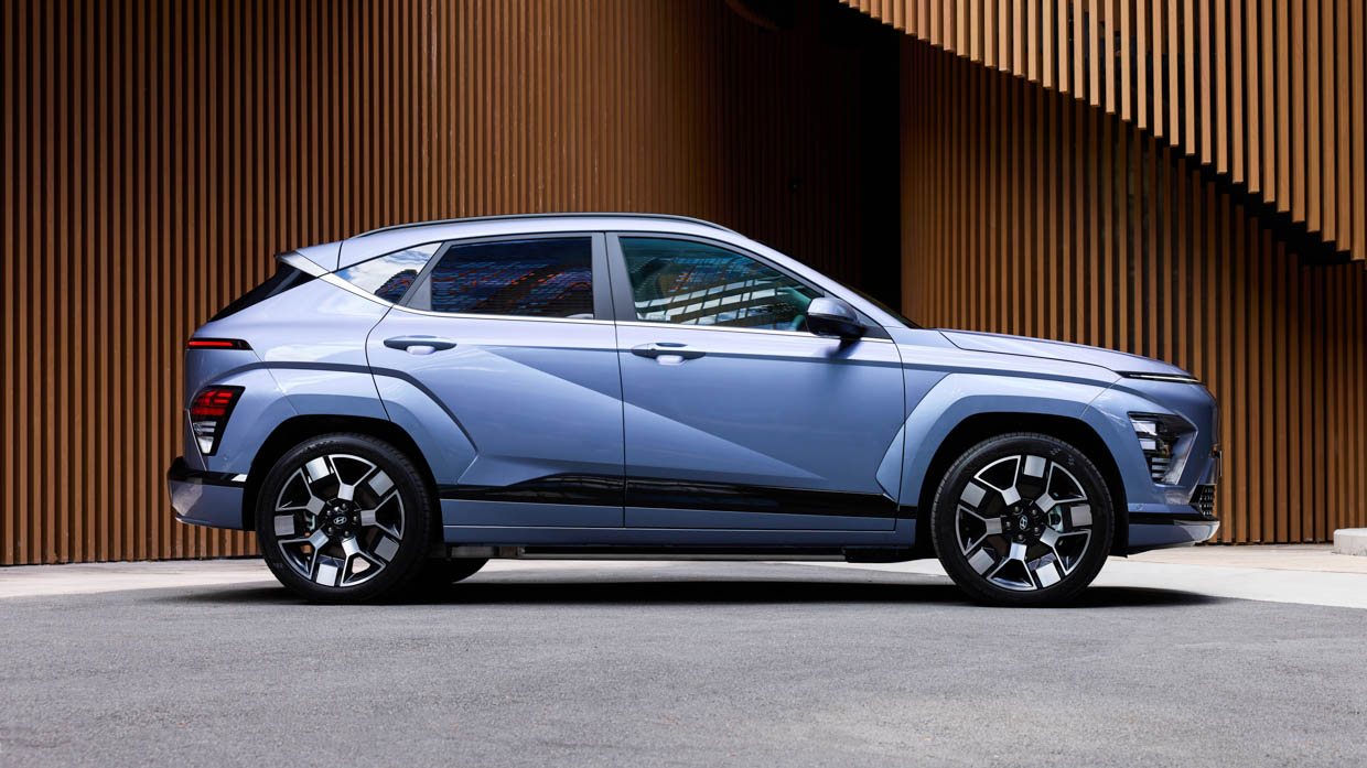 Hyundai Kona Electric Premium 2024 side