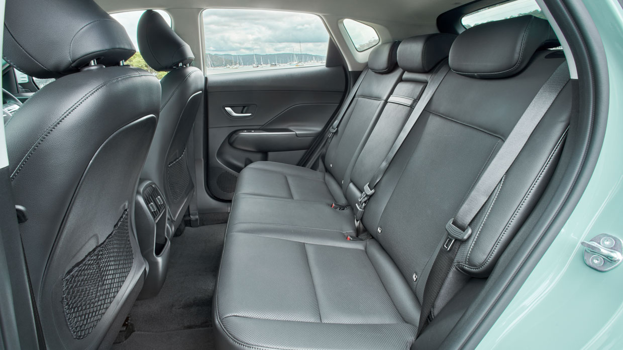 Hyundai Kona Hybrid Premium 2024 interior rear