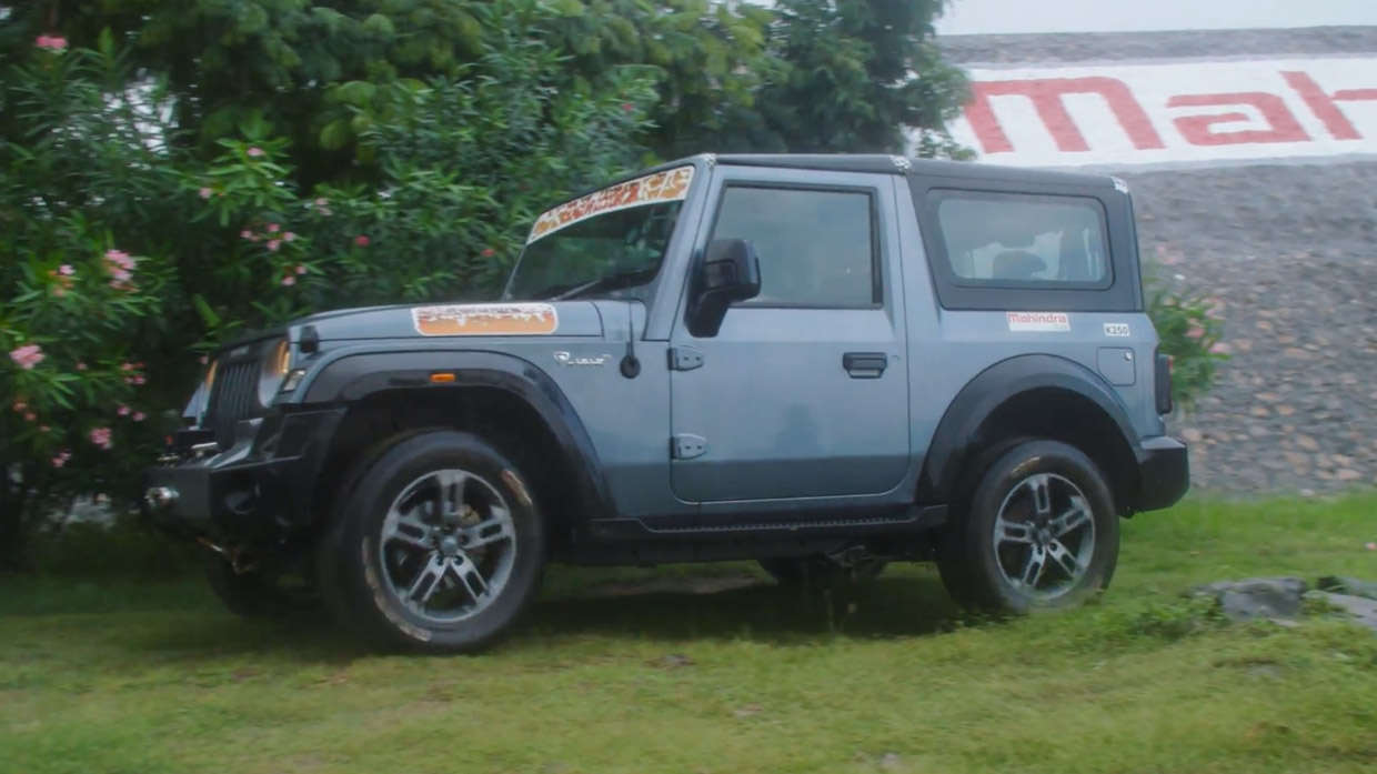 Mahindra Thar prototype 2024 entrance 3/4 3