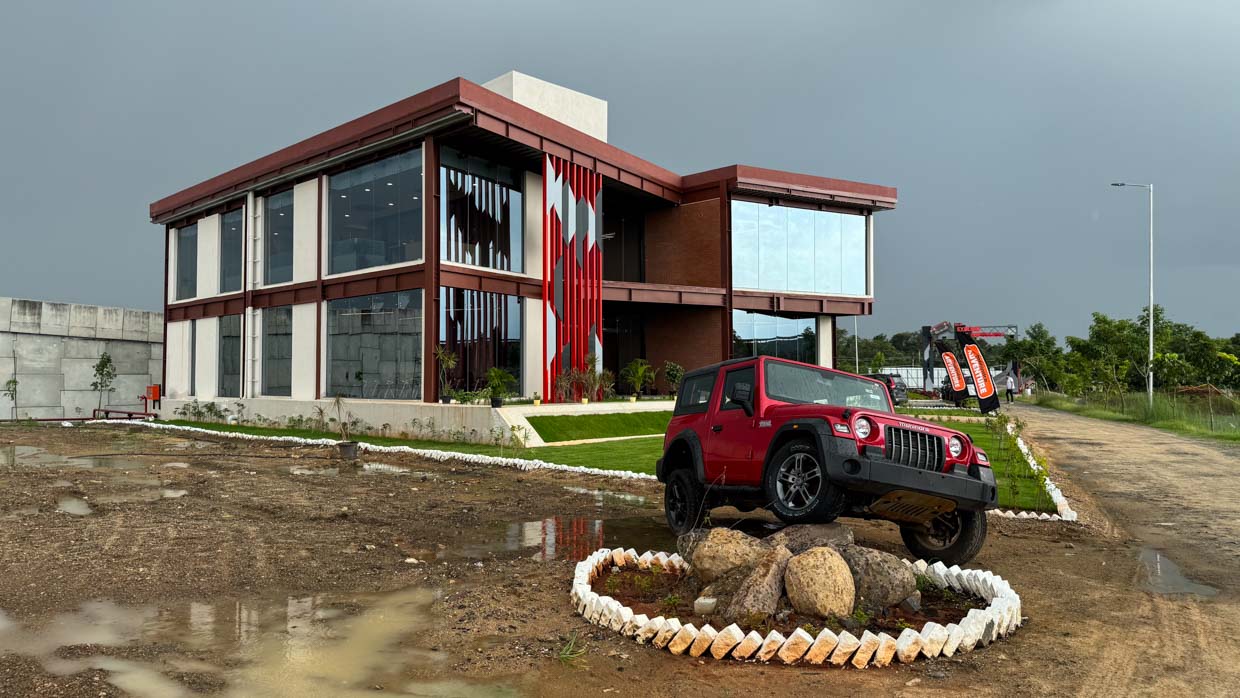 Mahindra Thar prototype 2024 rock