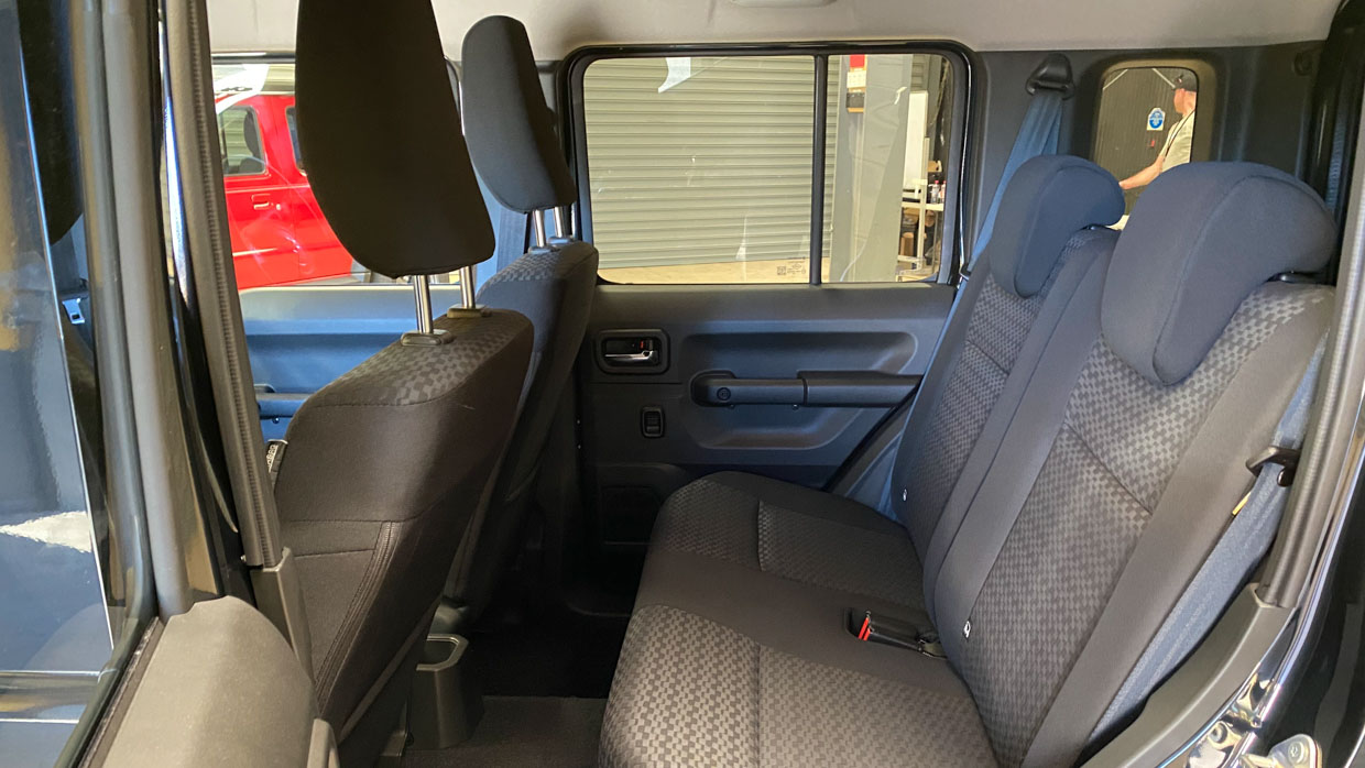 Suzuki JImny XL 2024 back seats