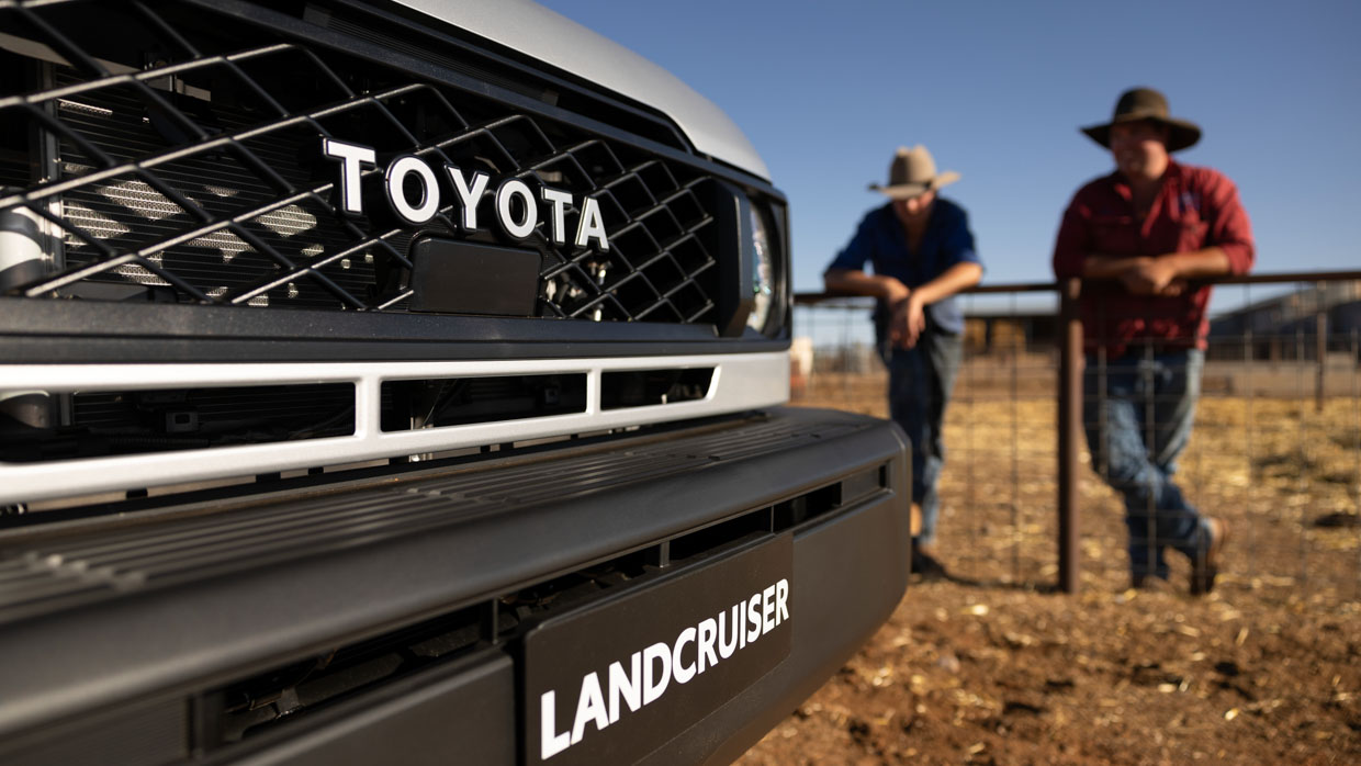 Toyota 70 Series Land Cruiser 2024 front 3/4 farm 3