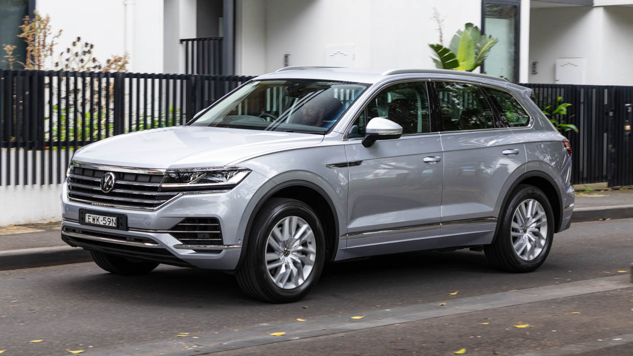 Volkswagen Touareg 170TDI 2024 driving 3