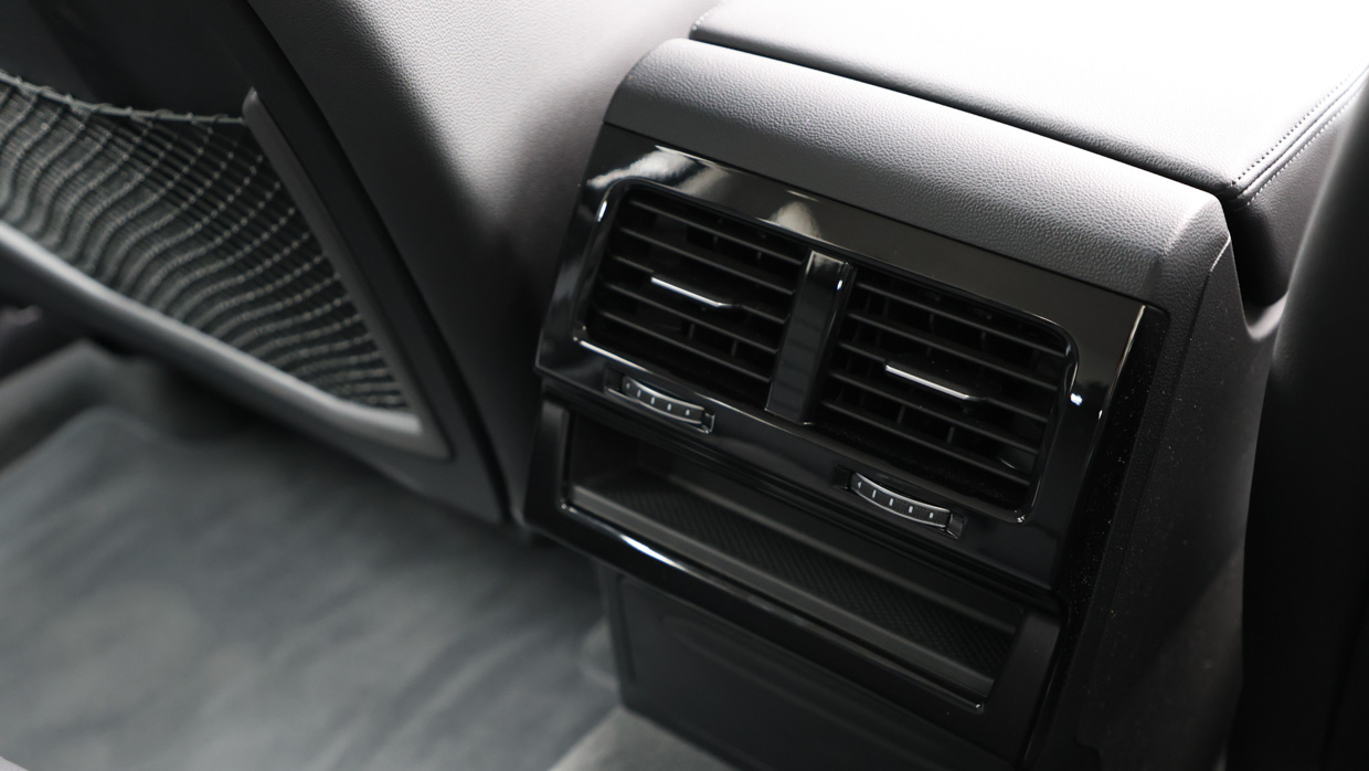 Volkswagen Touareg 170TDI 2024 rear air vents