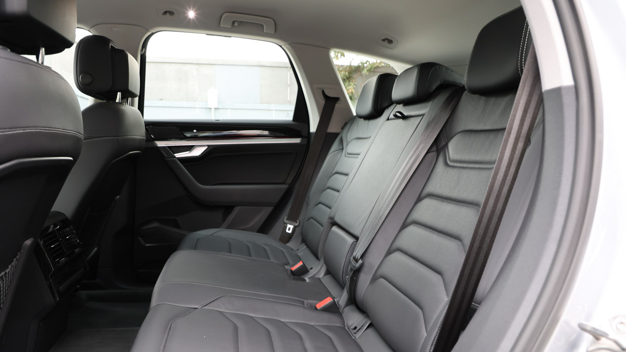 Volkswagen Touareg 170TDI 2024 back seats
