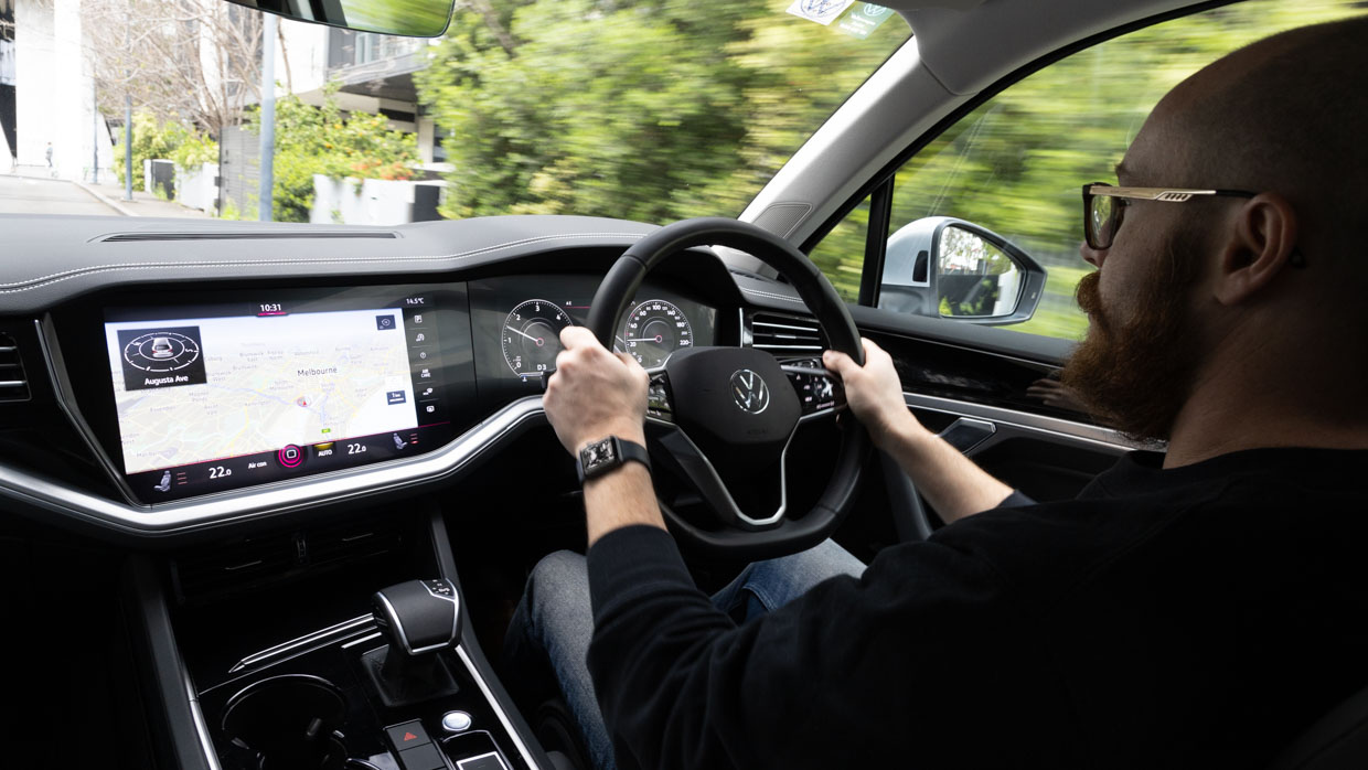 Volkswagen Touareg 170TDI 2024 Dylan driving