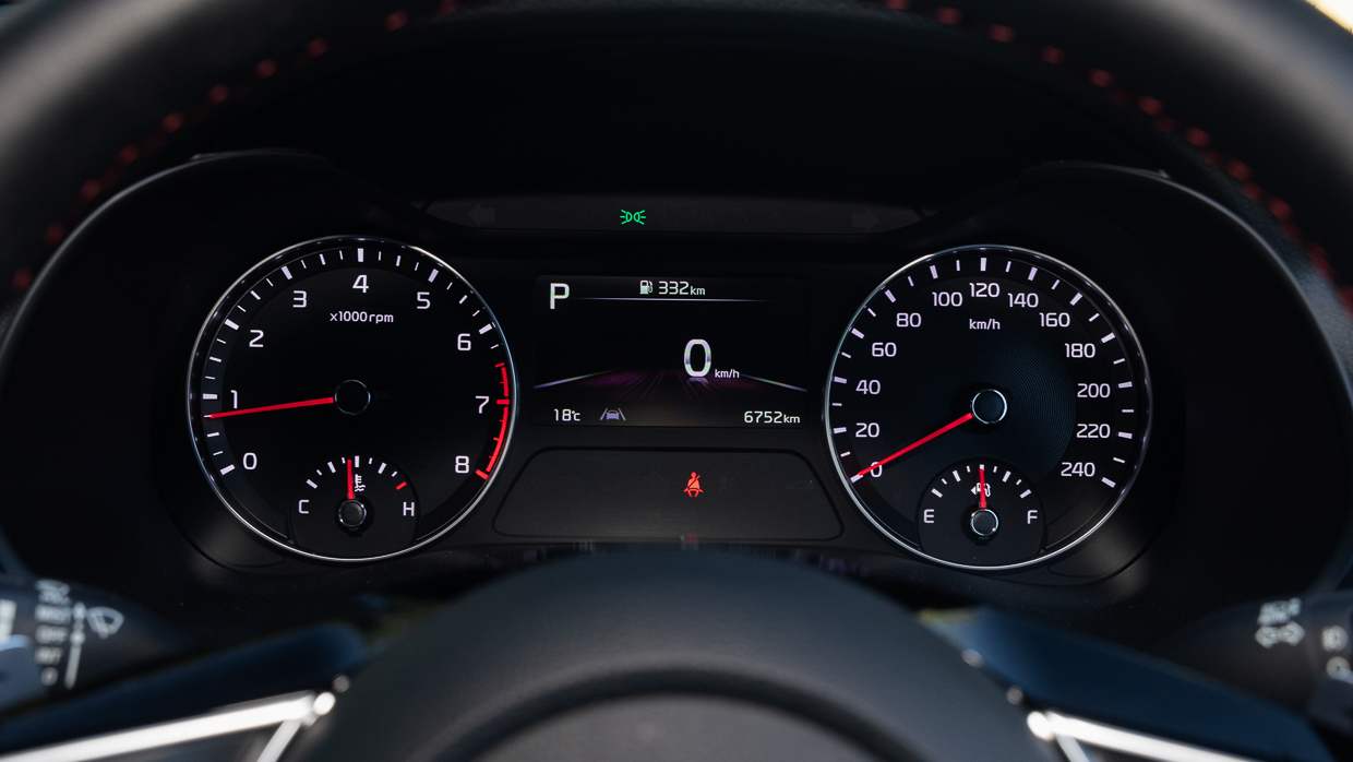Kia Cerato GT 2024 interior gauges