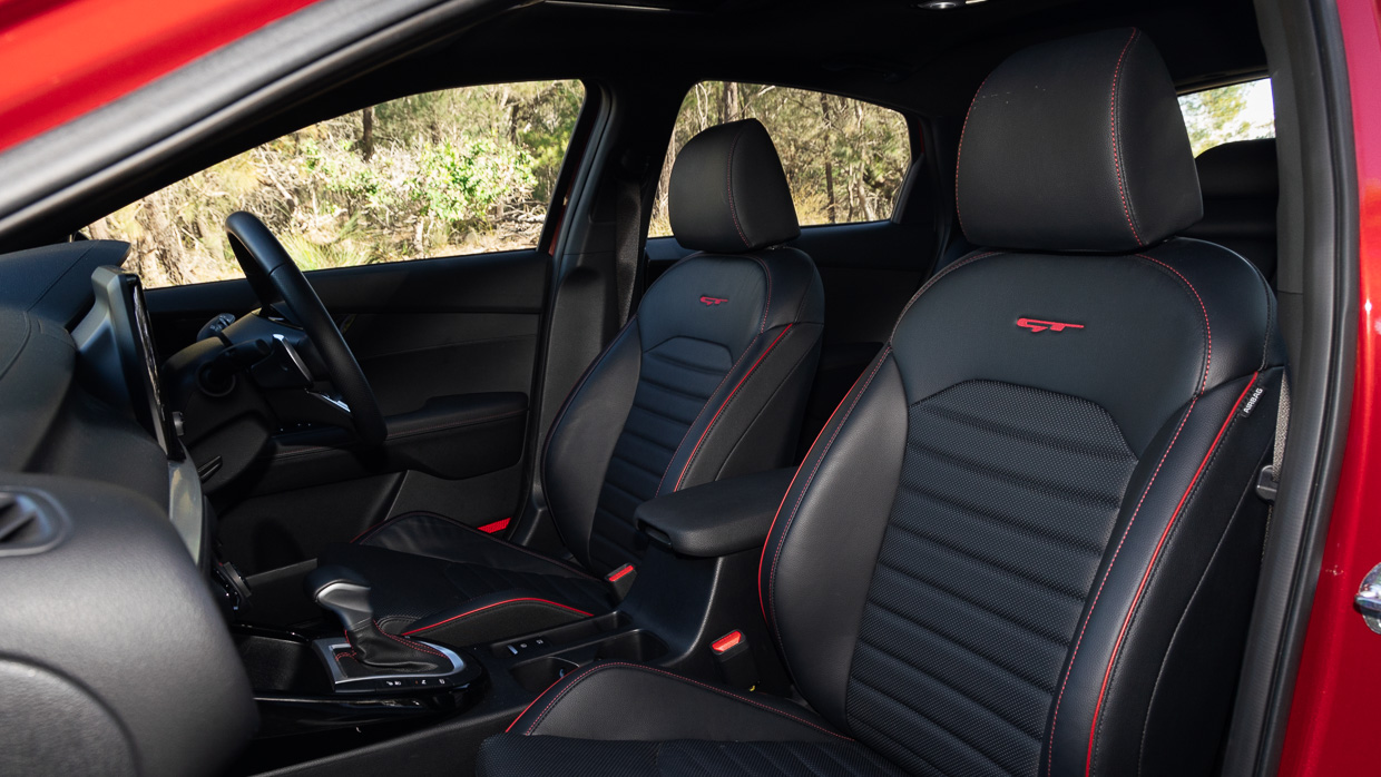 Kia Cerato GT 2024 interior front seats