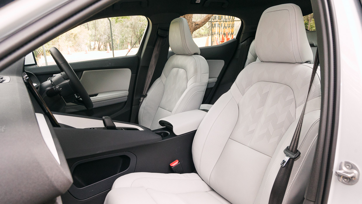 Polestar 2 LR RWD 2023 front seats