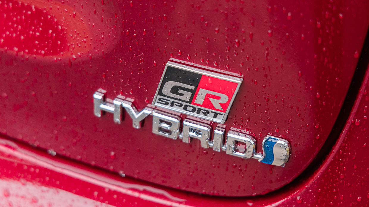 Toyota Yaris Cross GR Sport hybrid 2023 badge 2